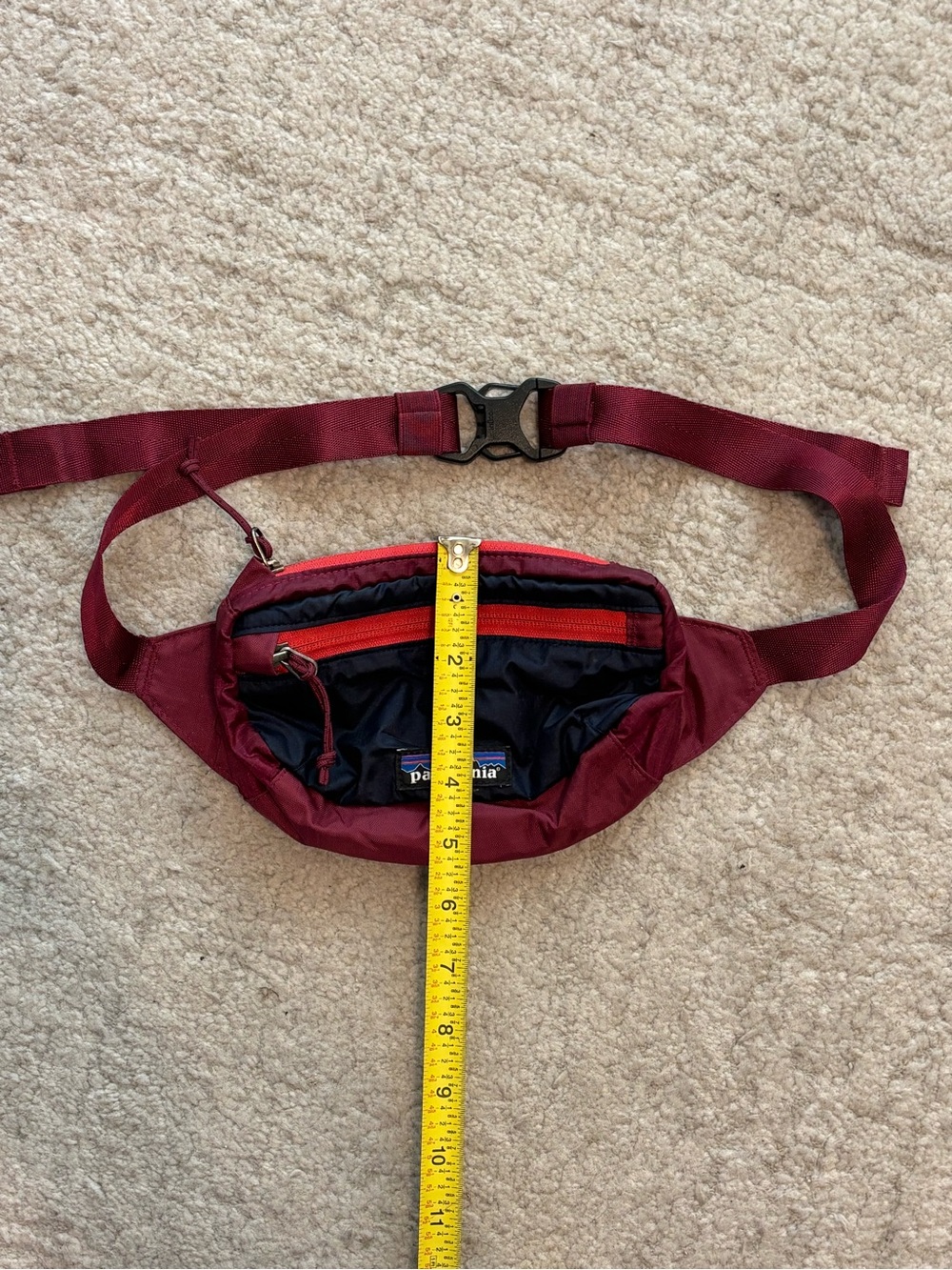 Patagonia Maroon and Navy Fannypack - Picture 4 of 4